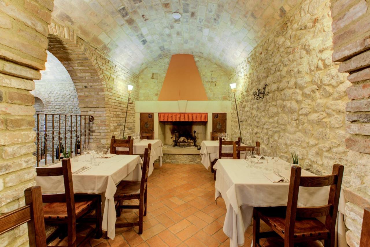 Oste Del Castello Wellness & Bike Hotel Верукио Екстериор снимка