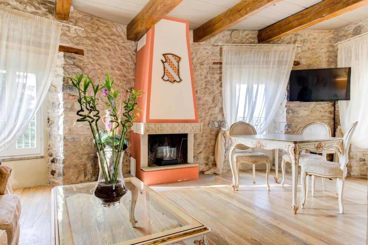 Oste Del Castello Wellness & Bike Hotel Верукио Екстериор снимка